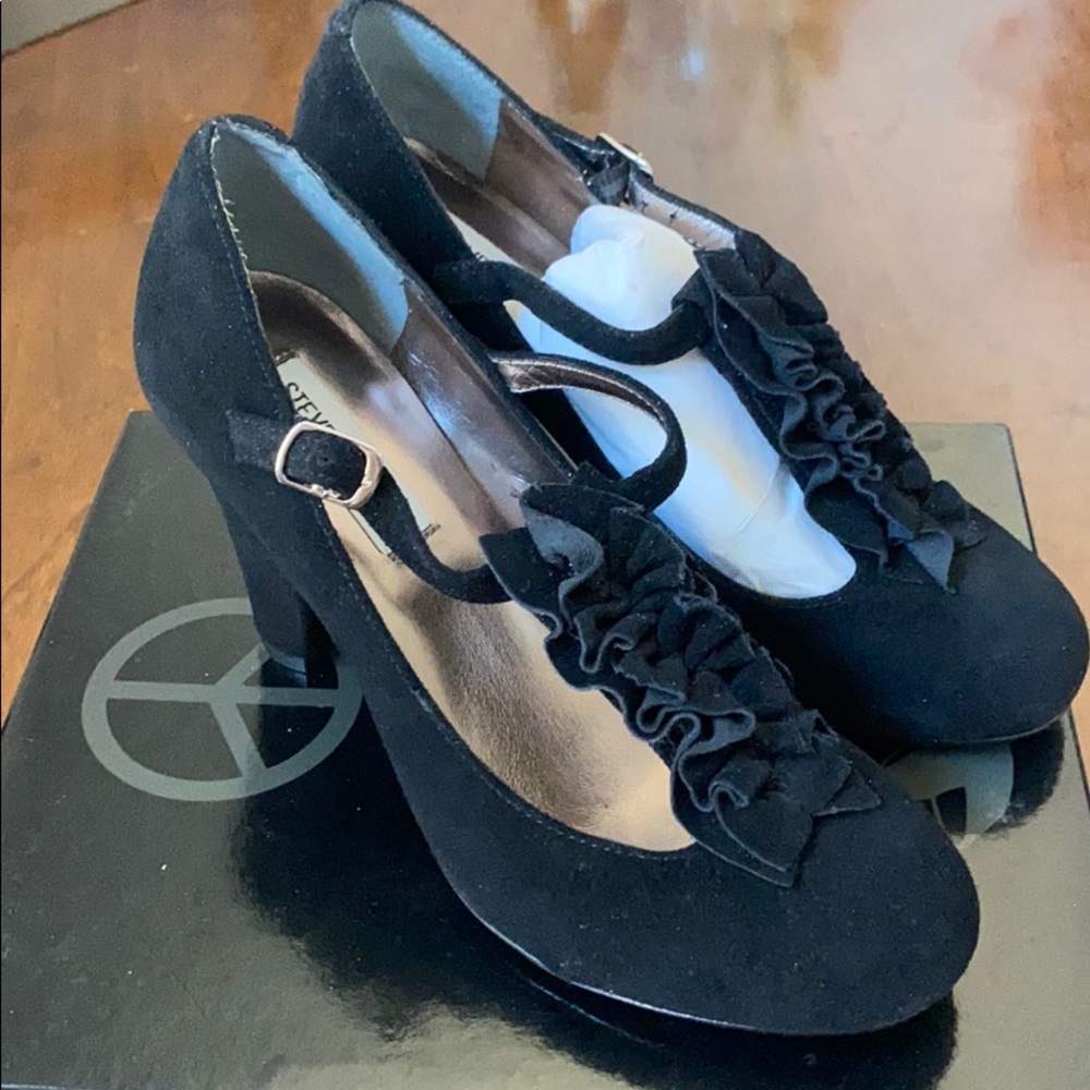 05:08 - Steve Madden Suede Ruffle T Mary Janes